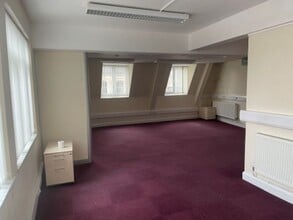 17-18 High St, Newport à louer Photo intérieure– Image 2 sur 3