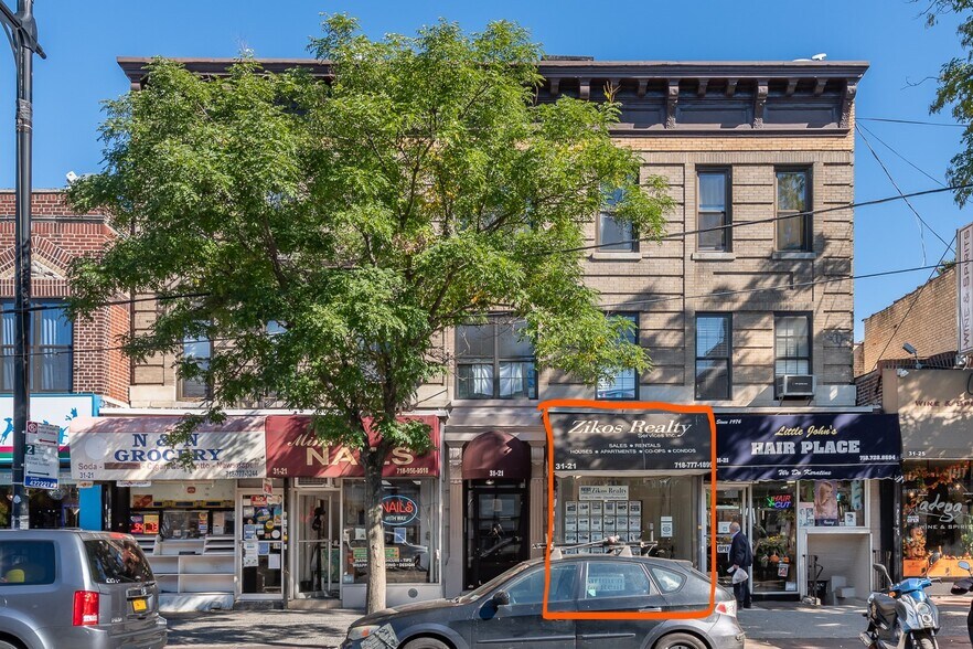 31-21 Ditmars Blvd, Astoria, NY à louer - Photo de l’immeuble – Image 2 sur 4