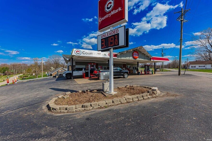 6000 W Saint Joseph Rd, Evansville, IN à vendre - Photo de l’immeuble – Image 3 sur 36