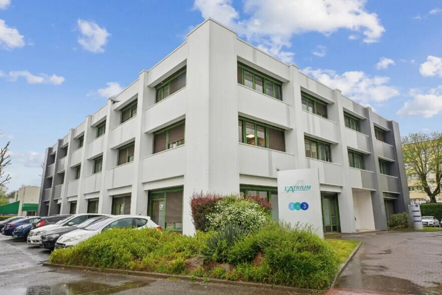 1-3 Rue Colonel Chambonnet, Bron à vendre - Photo de l’immeuble – Image 2 sur 15