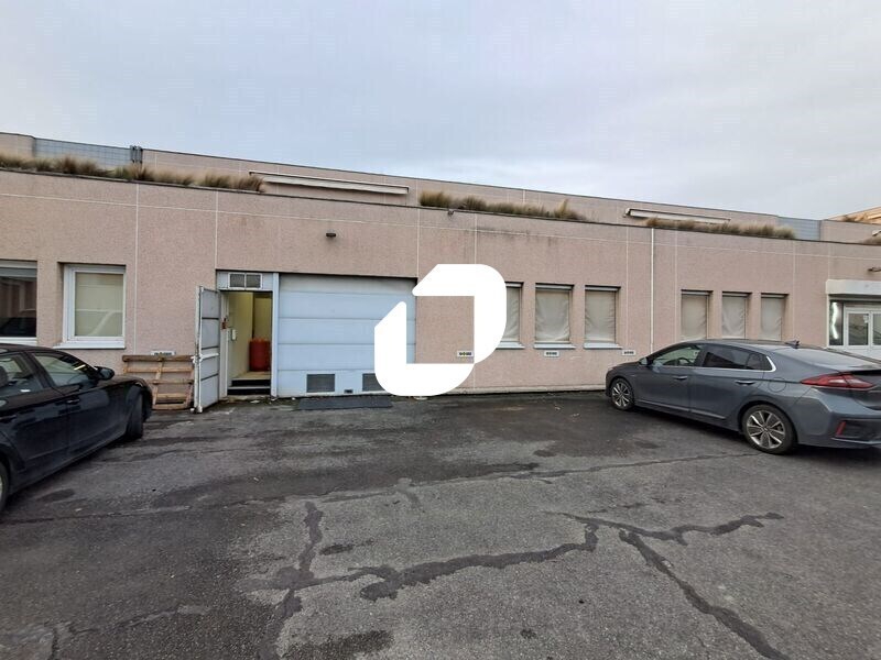 Local d'activités dans Nanterre à vendre Photo de l’immeuble– Image 1 sur 13