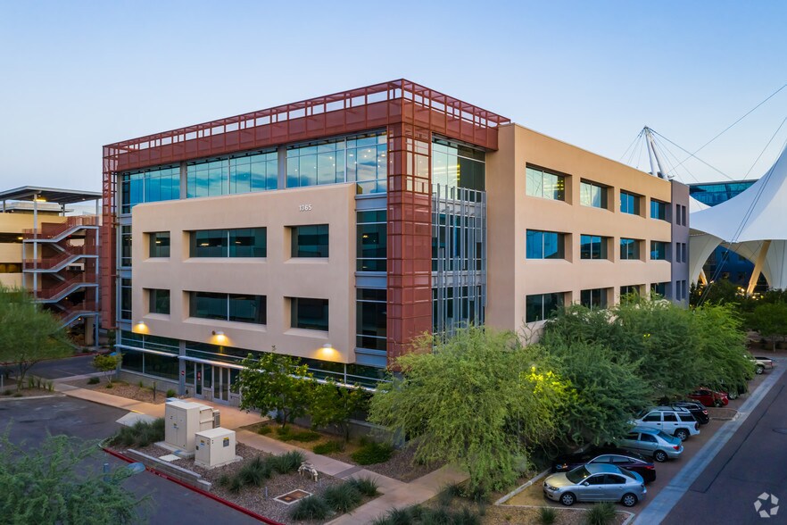 1365 N Scottsdale Rd, Scottsdale, AZ à louer - Photo de l’immeuble – Image 2 sur 10