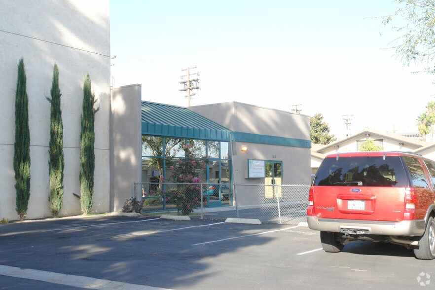 1818 16th St, Bakersfield, CA à vendre - Photo de l’immeuble – Image 3 sur 4
