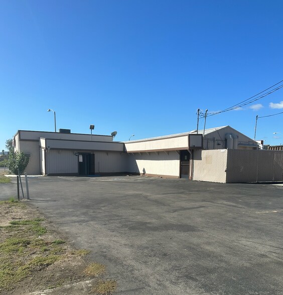 10330 Mission Gorge Rd, Santee, CA à louer - Photo de l’immeuble – Image 3 sur 20