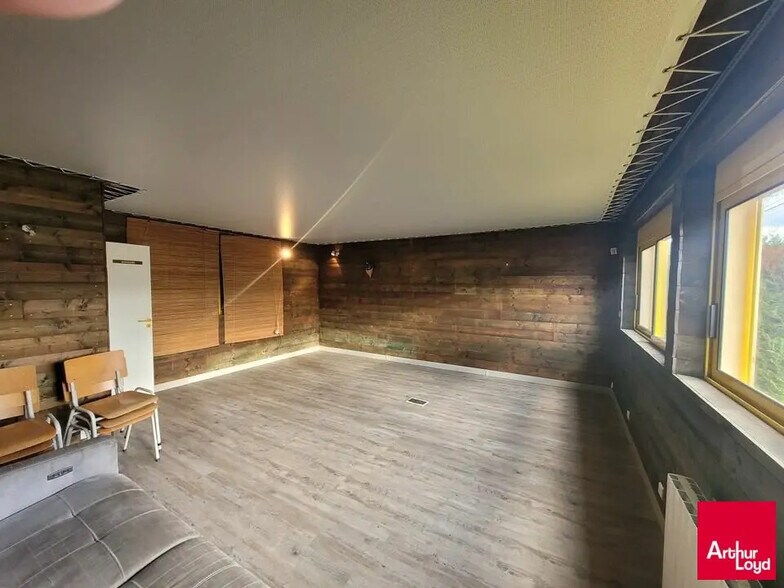 Local d’activités dans Champagné à louer - Photo intérieure – Image 2 sur 4