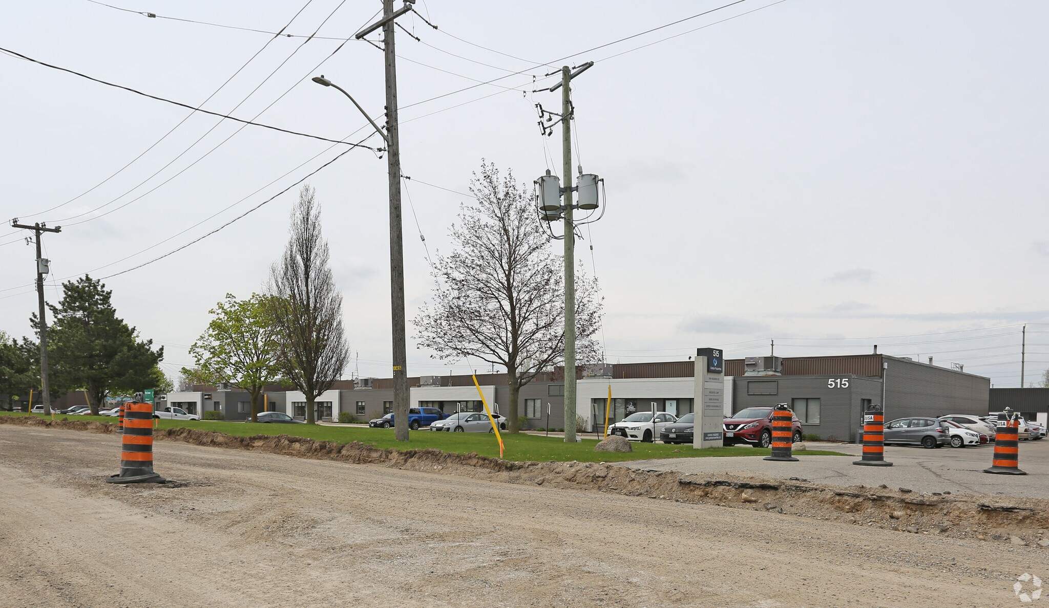 515 Dotzert Ct, Waterloo, ON à louer Photo principale– Image 1 sur 5