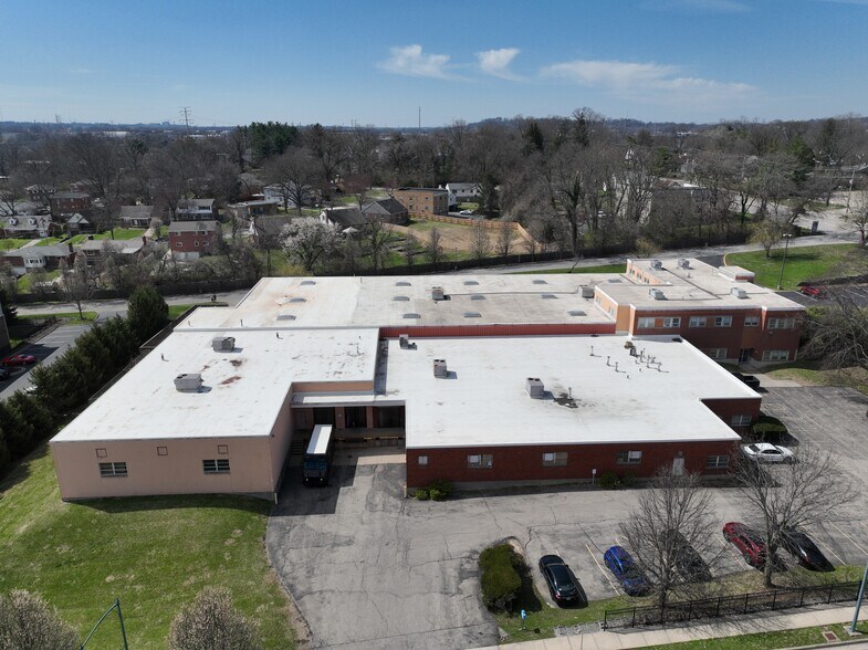 5055 Madison Rd, Cincinnati, OH à vendre - Photo principale – Image 1 sur 7