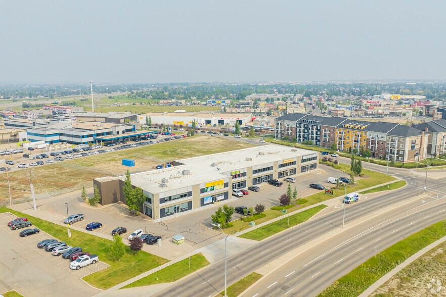 3 Kingsview Rd SE, Airdrie, AB à louer - Aérien – Image 2 sur 3