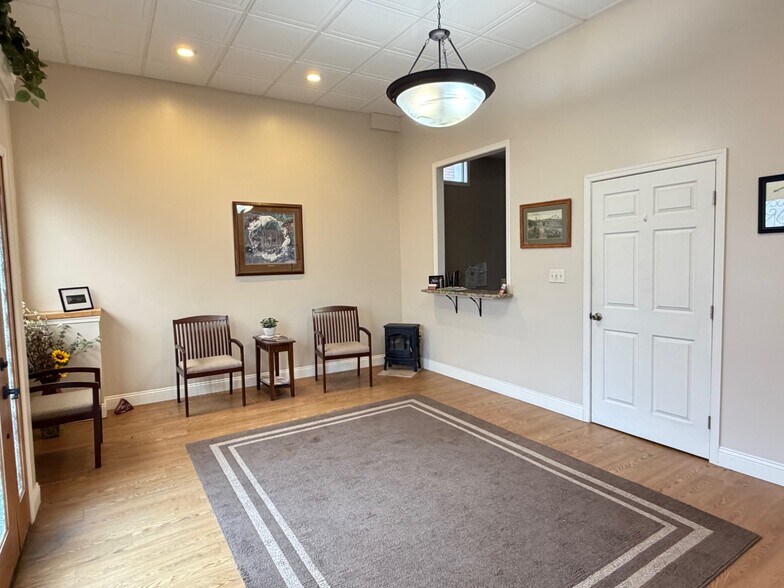 448 Carolina Ave, Chester, WV à vendre - Photo de l’immeuble – Image 3 sur 13