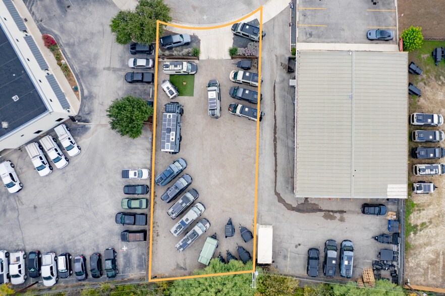 16139 College Oak, San Antonio, TX à vendre - Photo de l’immeuble – Image 2 sur 6