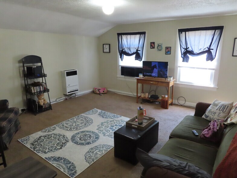 130 E Spruce St, Titusville, PA à vendre - Photo de l’immeuble – Image 2 sur 25