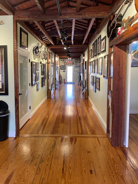 1217 E Broward Blvd, Fort Lauderdale, FL à louer - Photo de l’immeuble – Image 3 sur 72