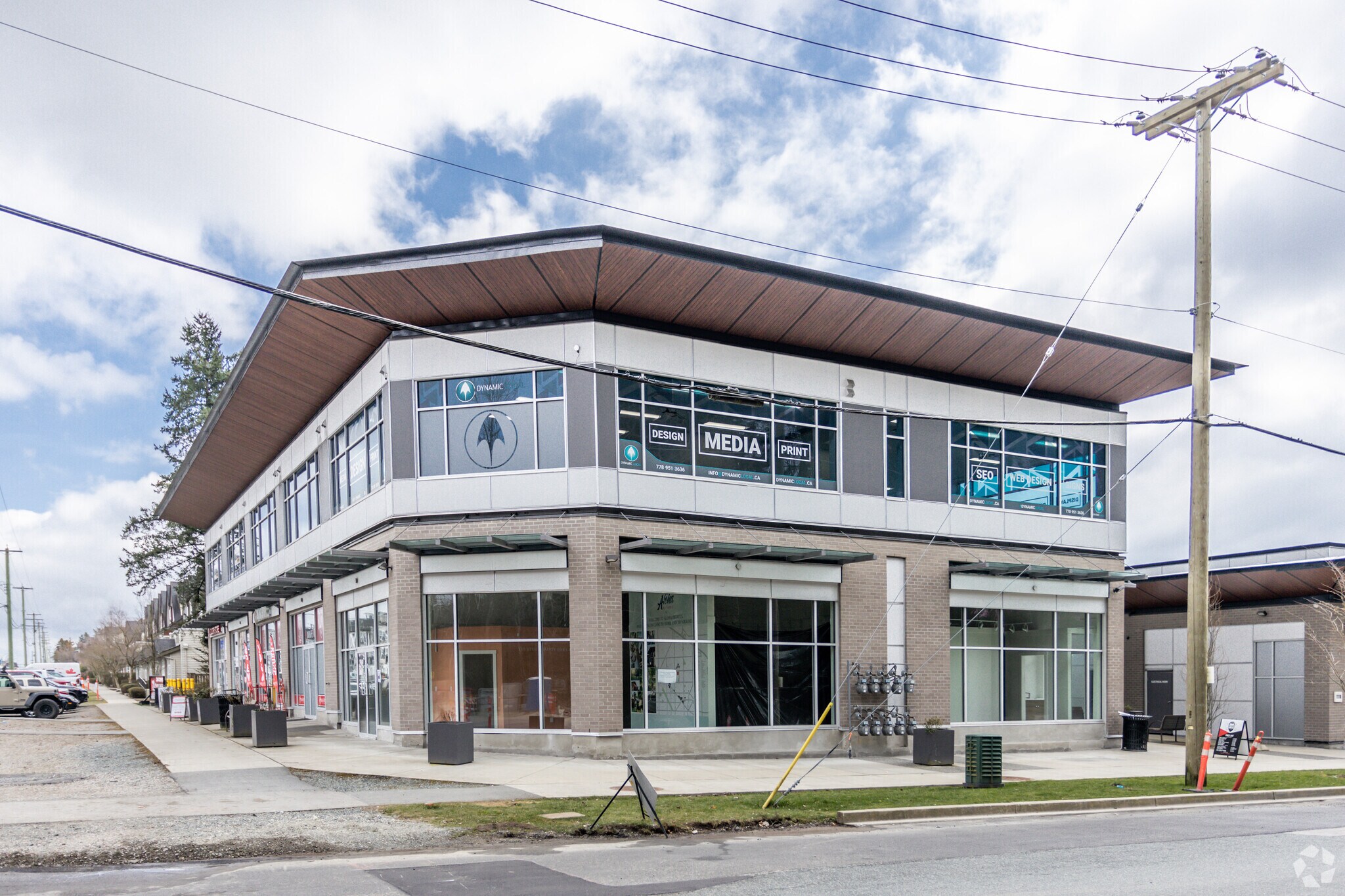 18810 72nd Ave, Surrey, BC à louer Photo principale– Image 1 sur 6