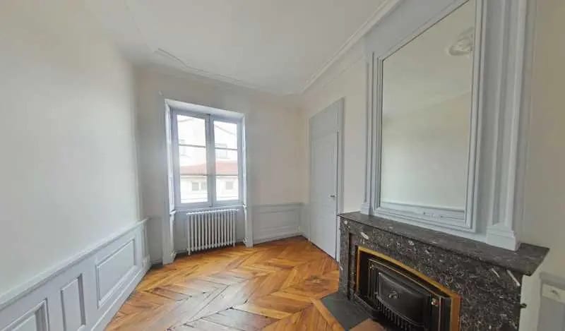 Bureau dans Lyon à louer - Photo de l’immeuble – Image 2 sur 10
