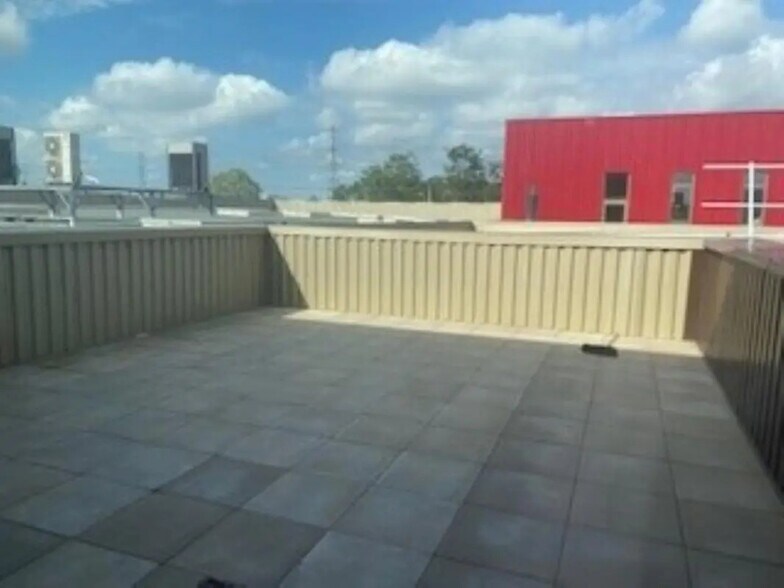 Local d’activités dans Gennevilliers à louer - Photo de l’immeuble – Image 3 sur 6