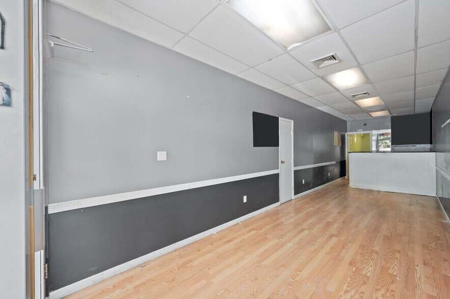 1090 Castleton Ave, Staten Island, NY à louer - Photo de l’immeuble – Image 2 sur 5