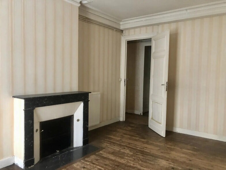 Bureau dans Bordeaux à vendre - Photo de l’immeuble – Image 3 sur 9