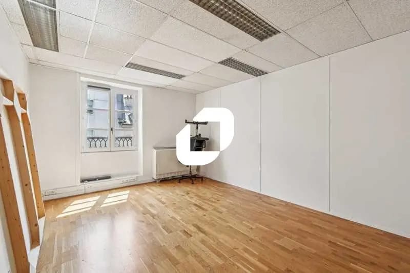 32 Rue De Paradis, Paris à vendre - Photo de l’immeuble – Image 2 sur 13