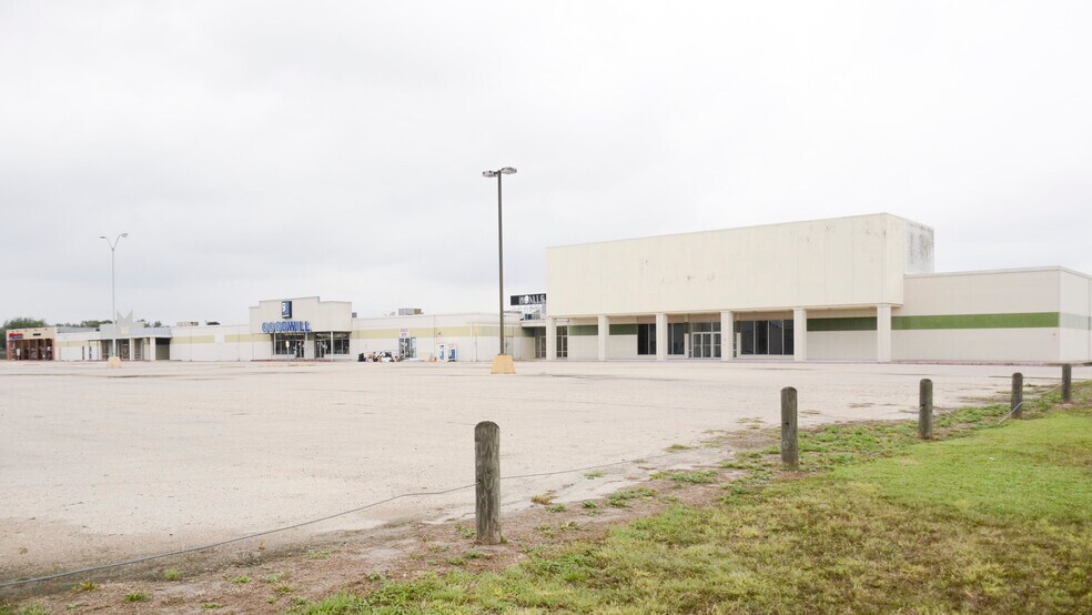1501 E Main St, Alice, TX à louer - Photo de l’immeuble – Image 2 sur 5
