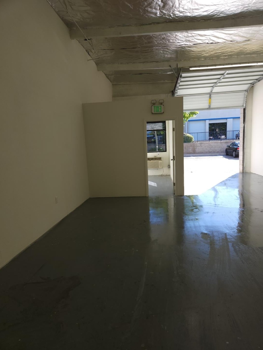 28130 Avenue Crocker, Valencia, CA à louer Photo intérieure– Image 1 sur 2