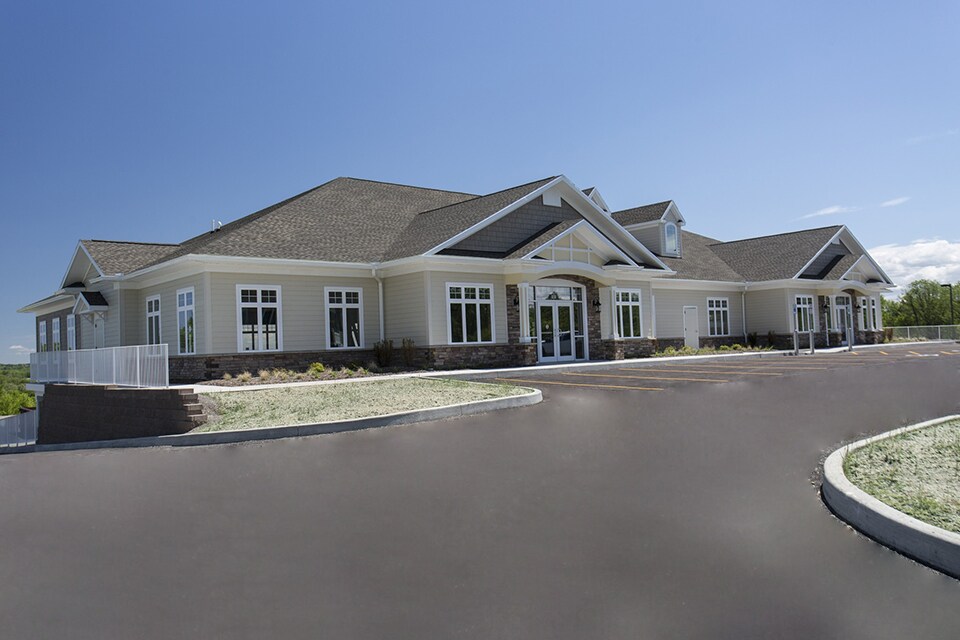 195 Parrish St, Canandaigua, NY à louer Photo de l’immeuble– Image 1 sur 10