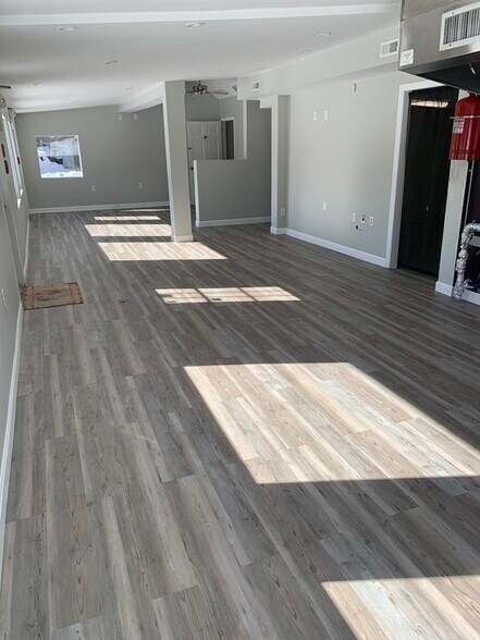 165 Massachusetts Ave, Lunenburg, MA à vendre - Photo intérieure – Image 2 sur 23