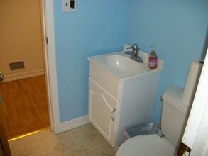 253 S Washington Ave, Bergenfield, NJ à louer Photo intérieure– Image 2 sur 8
