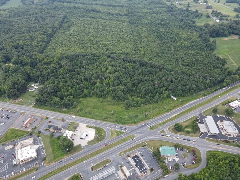 Dahlgren Rd, King George, VA à vendre - Photo principale – Image 3 sur 13
