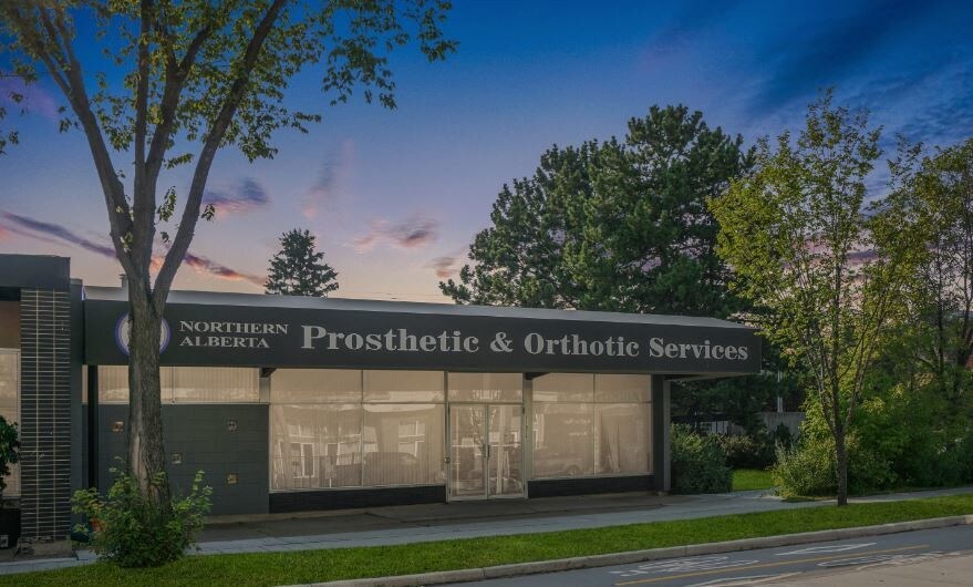 11024 127th St NW, Edmonton, AB à vendre - Photo de l’immeuble – Image 2 sur 6