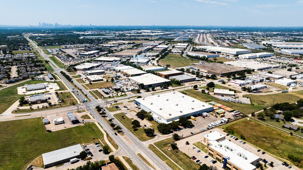 3033 Military Pky, Mesquite, TX à louer - Photo de l’immeuble – Image 3 sur 9