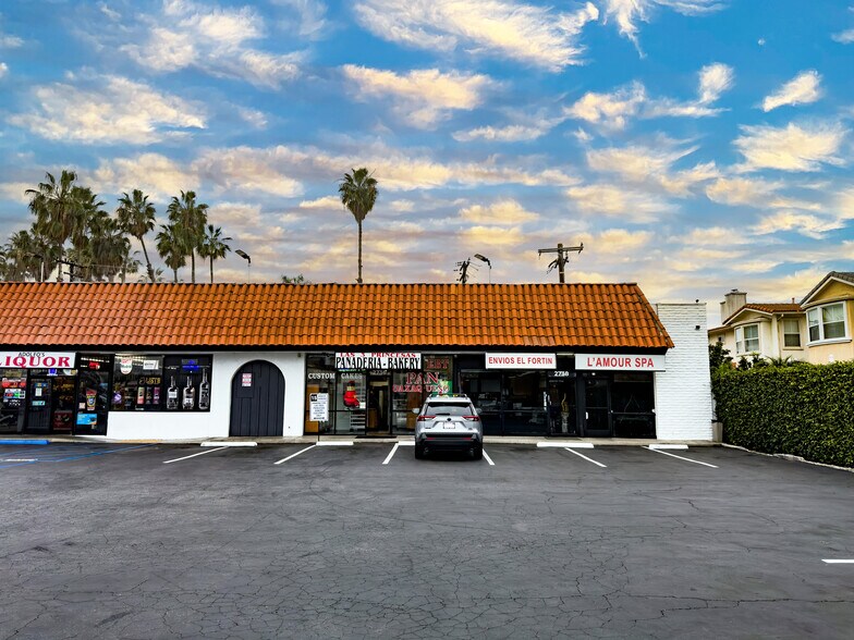2730-2738 N Bristol St, Santa Ana, CA à vendre - Photo de l’immeuble – Image 3 sur 8