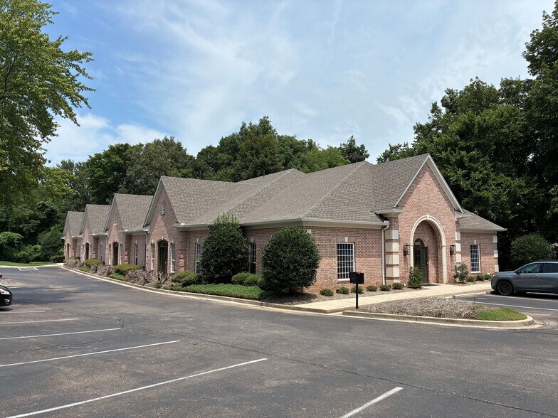 5880 Ridge Bend Rd, Memphis, TN à vendre - Photo de l’immeuble – Image 2 sur 11