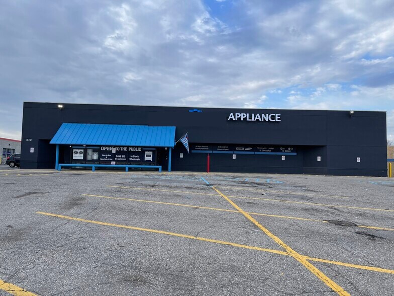 830 28th St SW, Grand Rapids, MI à vendre - Photo de l’immeuble – Image 2 sur 11