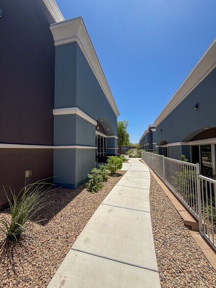 2950 W Horizon Ridge Pky, Henderson, NV à vendre - Photo de l’immeuble – Image 3 sur 55
