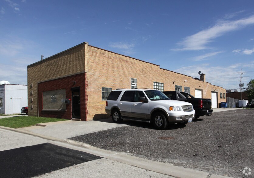 4202 Warren Ave, Hillside, IL à louer - Photo de l’immeuble – Image 1 sur 1