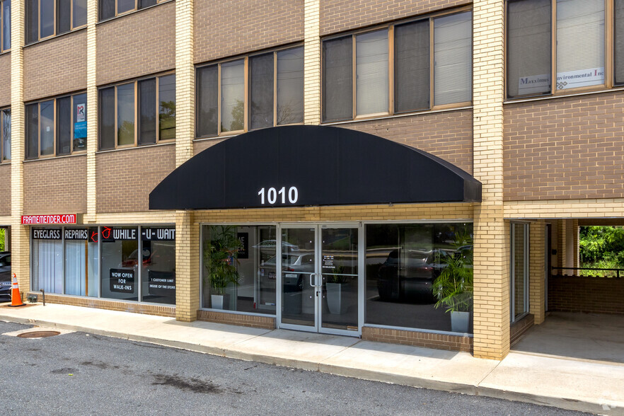 1010 Rockville Pike, Rockville, MD à louer - Photo de l’immeuble – Image 3 sur 4