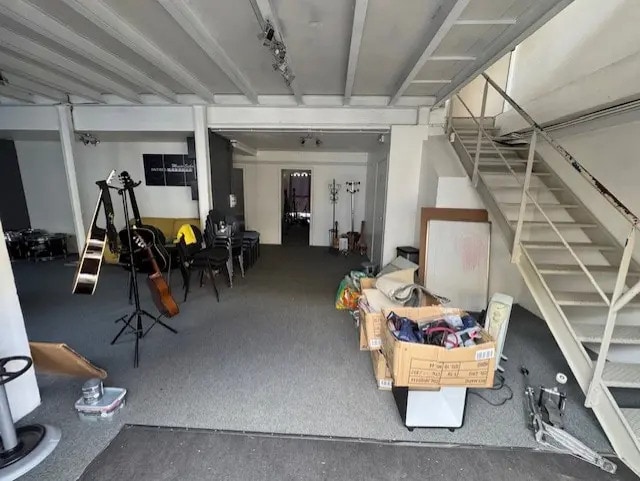 Local d’activités dans Antibes à louer - Photo de l’immeuble – Image 3 sur 11