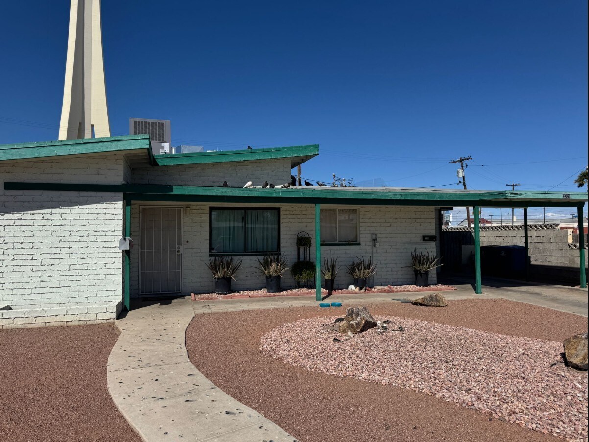 2008 Santa Clara Dr, Las Vegas, NV à vendre Photo principale– Image 1 sur 8