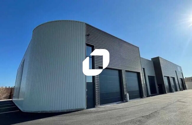 Plus de détails pour Local d’activités à vendre