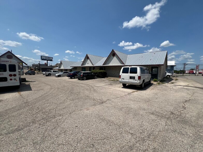 809 Martin Luther King Jr. Dr, Copperas Cove, TX à vendre - Photo de l’immeuble – Image 3 sur 11