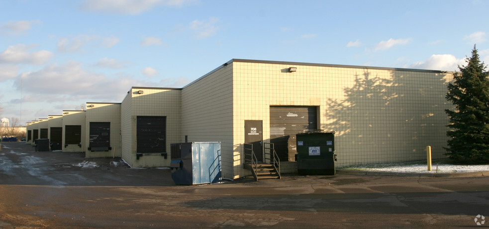 678-708 Mendelssohn Ave N, Golden Valley, MN à louer - Photo de l’immeuble – Image 3 sur 15