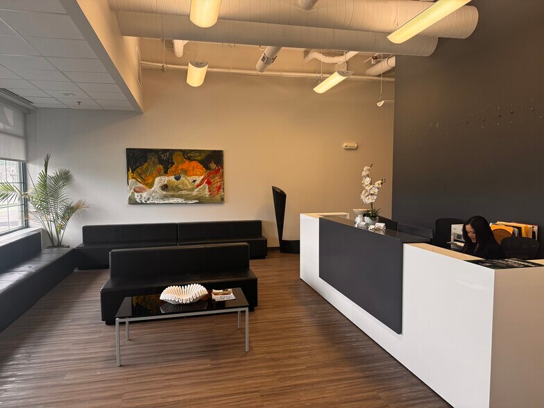 140 S River St, Aurora, IL à louer - Hall d’entrée – Image 3 sur 13