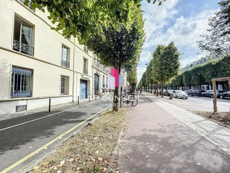 Bureau dans Versailles à louer - Photo de l’immeuble – Image 1 sur 9