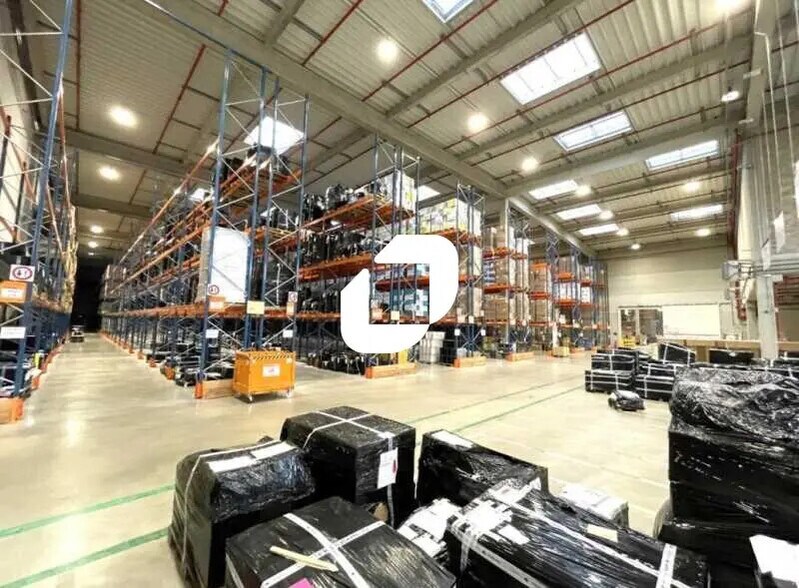 Industriel/Logistique dans Le Coudray-Montceaux à louer - Photo de l’immeuble – Image 2 sur 12