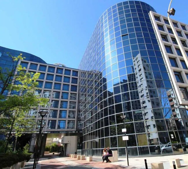 Plus de détails pour 47 Rue Louis Blanc, Courbevoie - Bureau à vendre