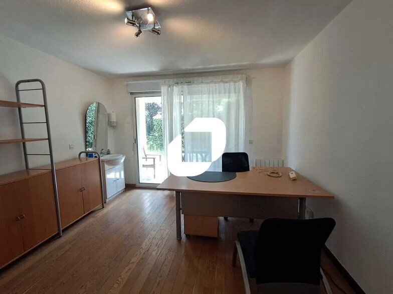 Bureau dans Bordeaux à louer - Photo de l’immeuble – Image 1 sur 7