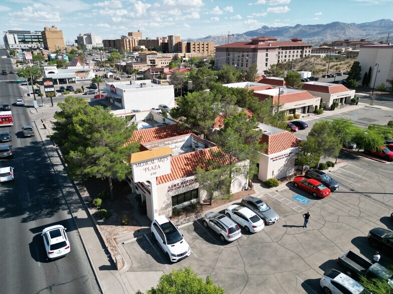 2311 N Mesa St, El Paso, TX à louer - Photo de l’immeuble – Image 2 sur 25