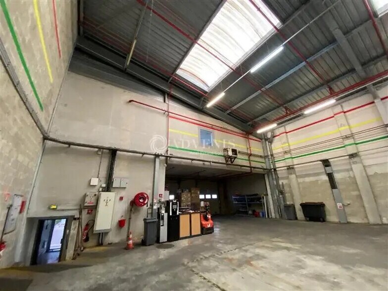 Local d’activités dans Bonneuil-sur-Marne à louer - Photo de l’immeuble – Image 3 sur 8