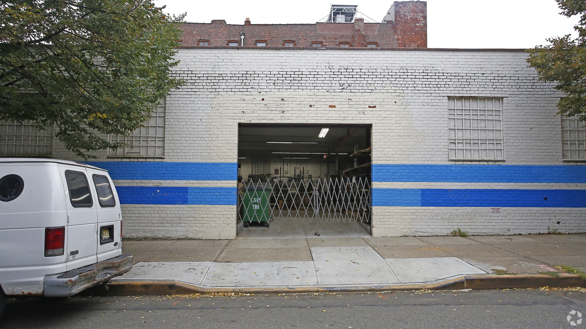 156 Hinsdale St, Brooklyn, NY à louer Photo de l’immeuble– Image 1 sur 8