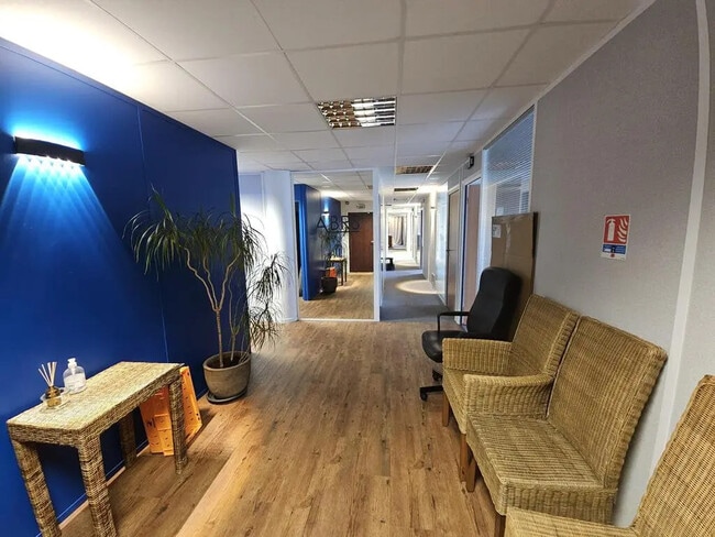 Plus de détails pour Bureau à louer